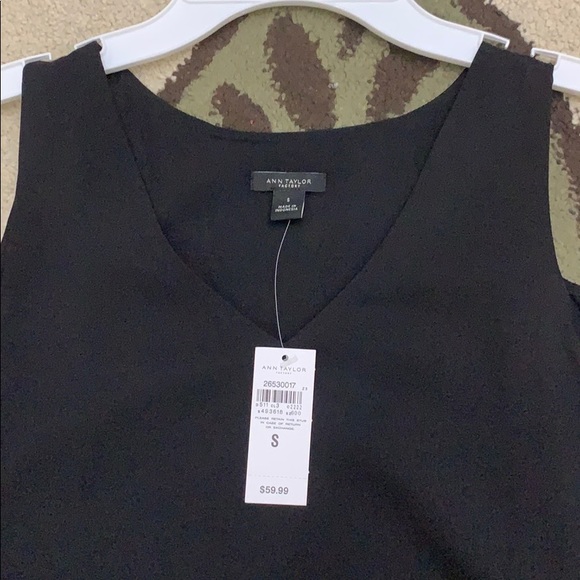 ANN TAYLOR Factory Black Cold Shoulder top - Picture 2 of 4
